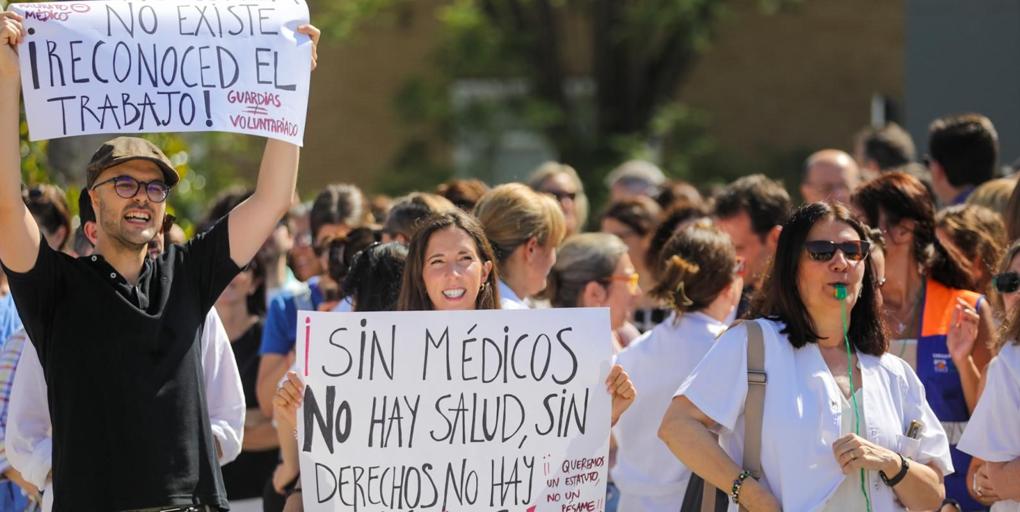 Los médicos andaluces convocan una huelga nacional el próximo 3 de octubre