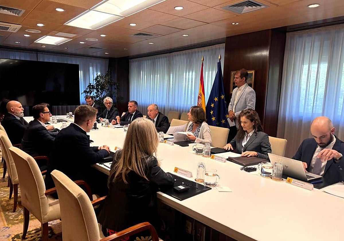 Mesa de seguimiento integrada por miembros del Ministerio de Industria, Castila-La Mancha y Comunidad Valenciana