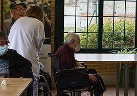 Los madrileños podrán elegir el centro que les atienda con la Ley de Libre Elección de Servicios Sociales, que empieza a tramitarse