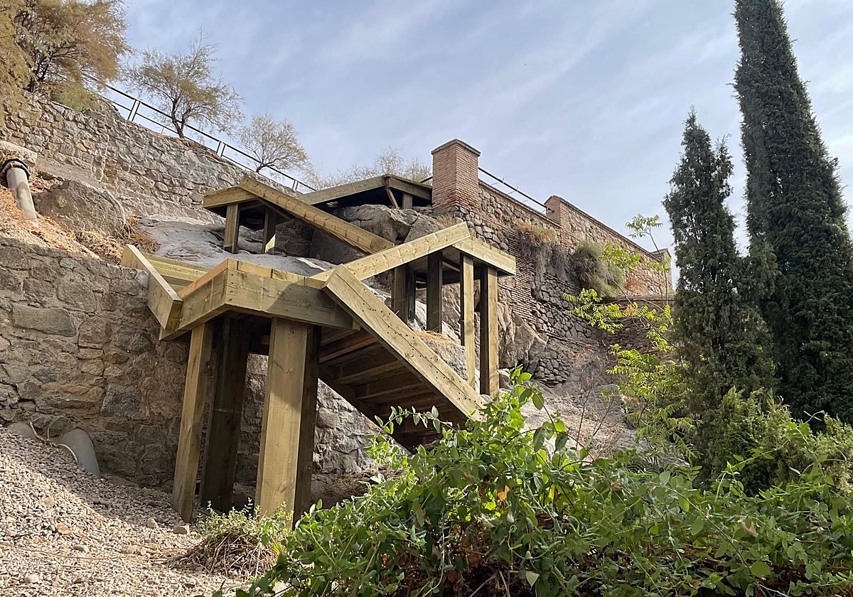 La nueva estructura de madera está formada por nueve tramos de hasta 12 peldaños cada uno