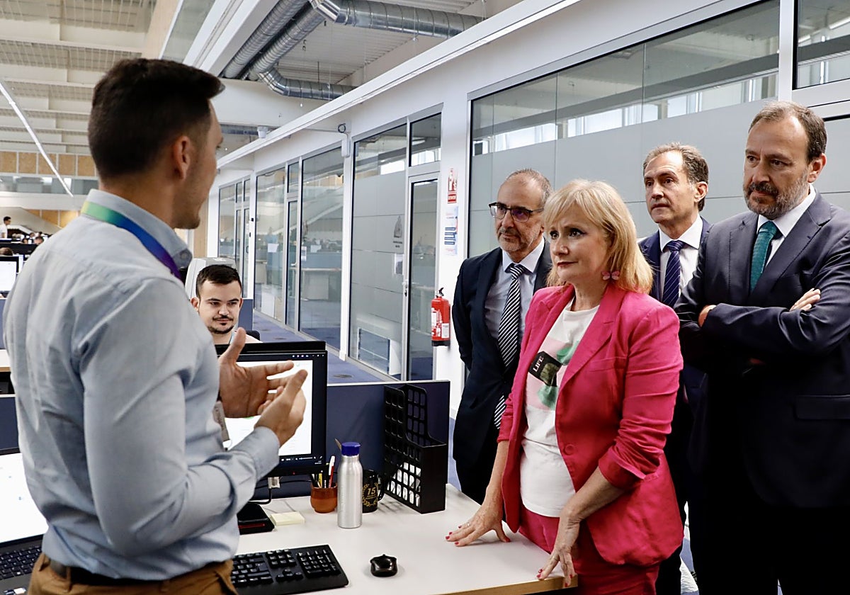 La consejera de Industria, Comercio y Empleo visita el Centro de Innovación Tecnológica de Aldeatejada (Salamanca)