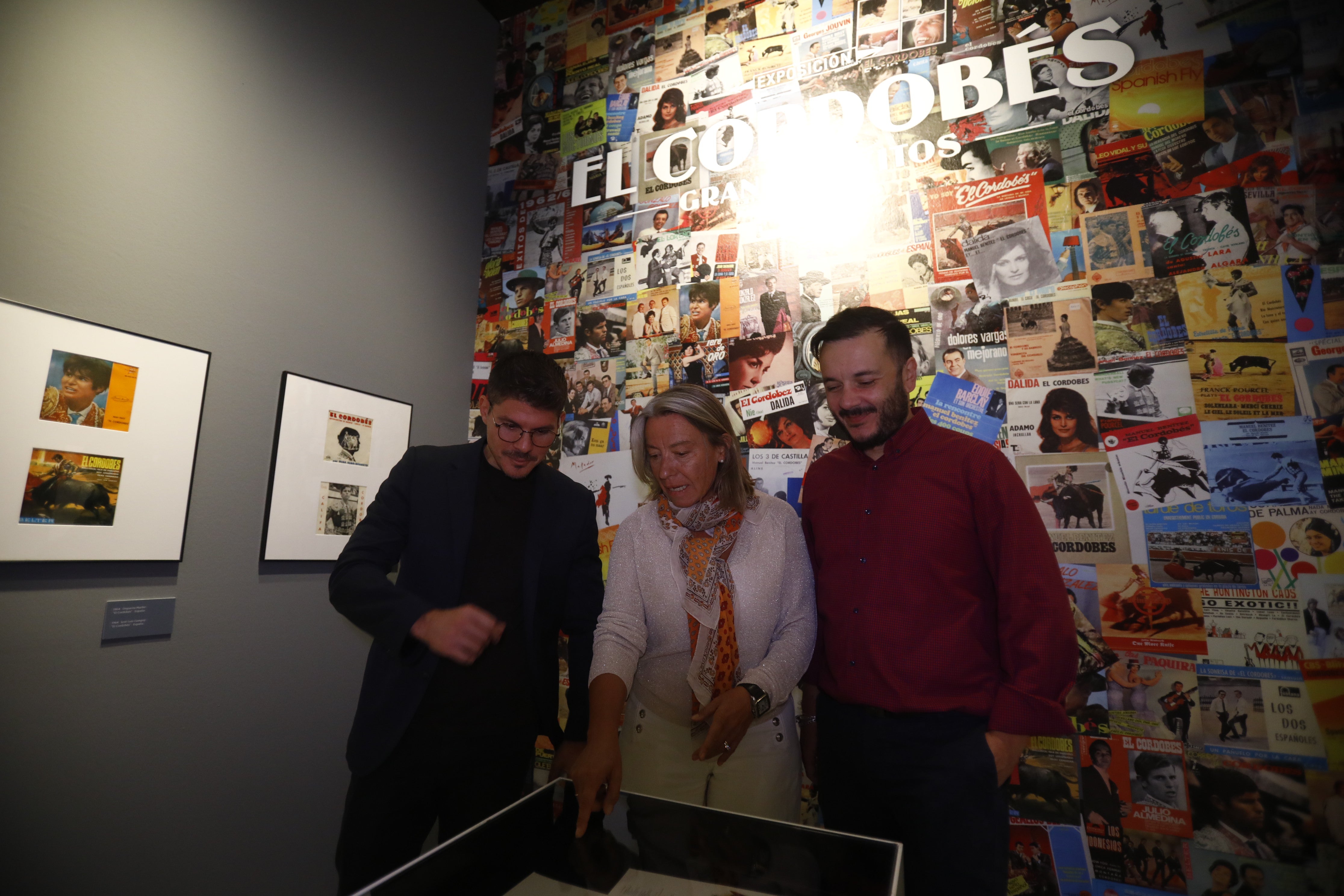 La singular exposición discográfica sobre El Cordobés, en imágenes