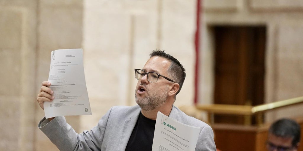 Juanma Moreno, al diputado de Adelante Andalucía José Ignacio García: «Por fin reconoce que cobra más que yo»