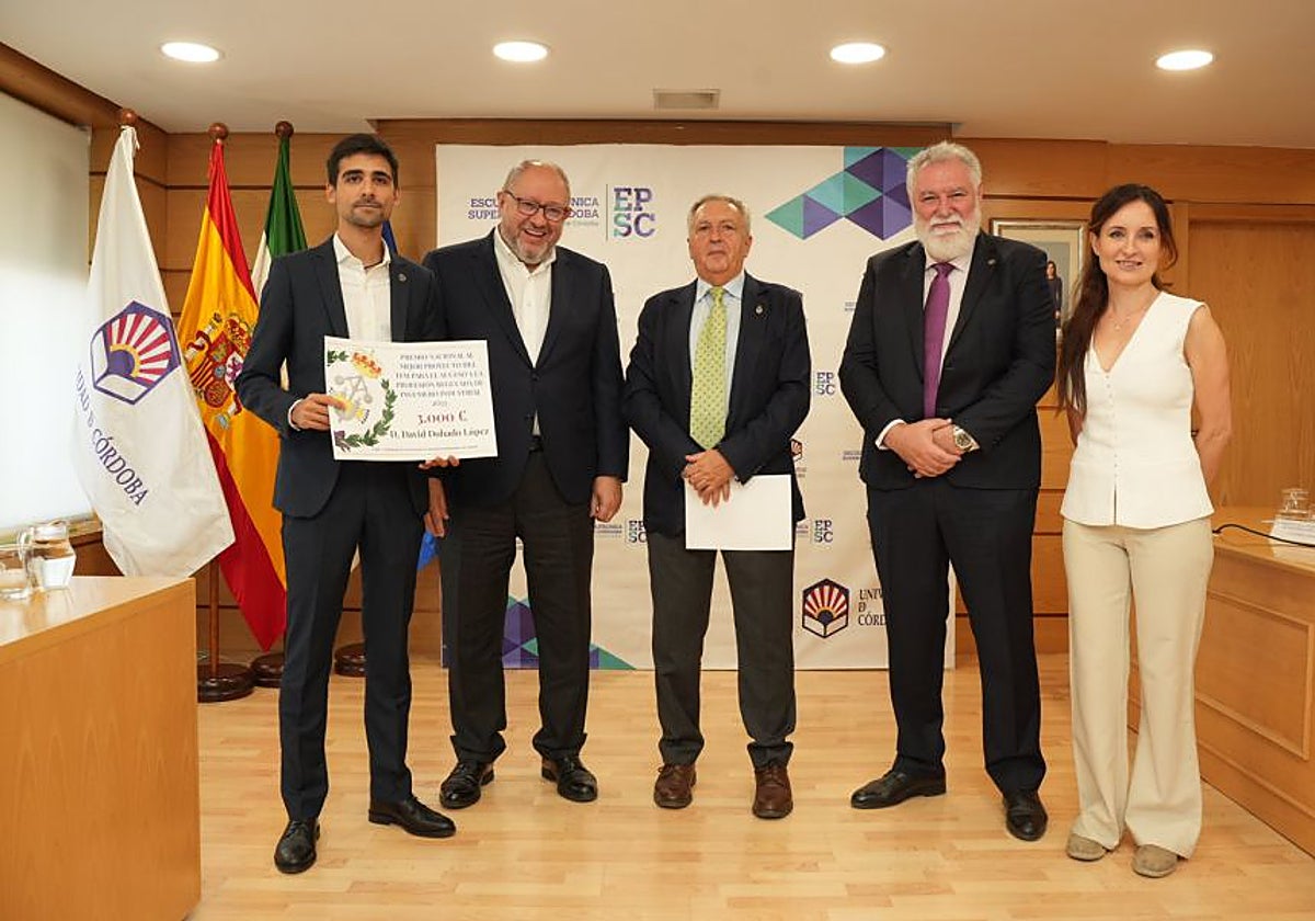 El ingeniero David Dobado, Manuel Torralbo, Luciano Azpiazu, Manuel Cañas y Pilar Dorado.