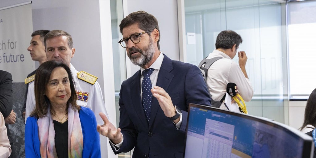 Defensa planea otorgar a dedo a Indra la mayoría de sus contratos de modernización