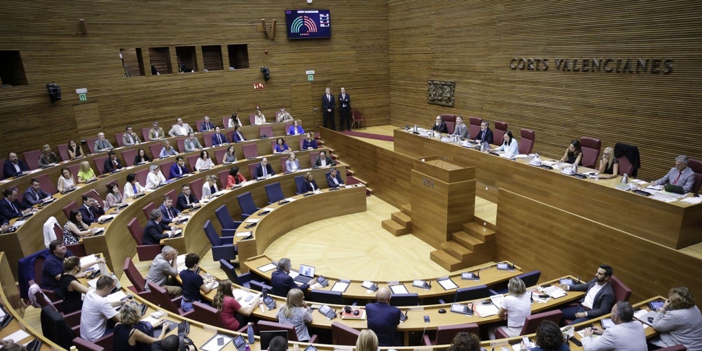 El PP valenciano deja sólo a Vox en sus propuestas sobre inmigración e igualdad en el Debate de Política General