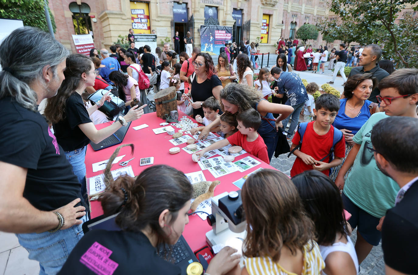 La &#039;Feria de los Ingenios&#039; de la Noche Europea de los Investigadores, en imágenes