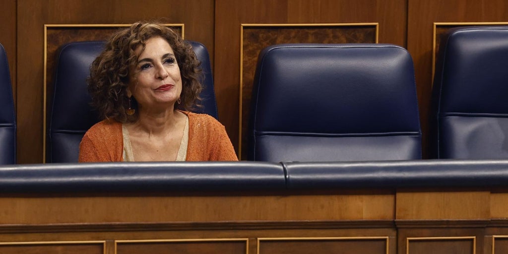 María Jesús Montero responde a Junts: «Los andaluces no viven de las subvenciones de nadie»