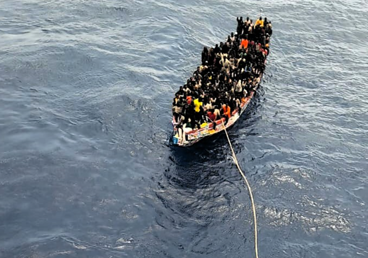 Rescate del cayuco en aguas de Gran Canaria con 258 personas