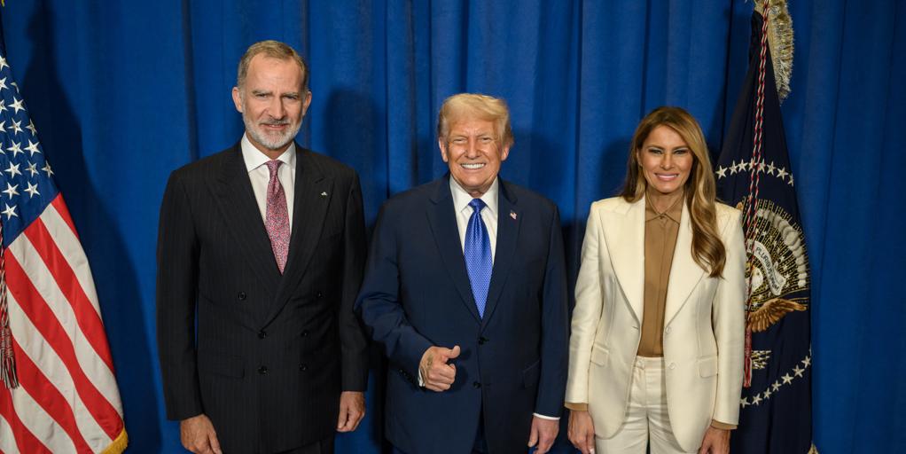 La Casa Blanca distribuye cuatro días después la foto de Trump con Felipe VI