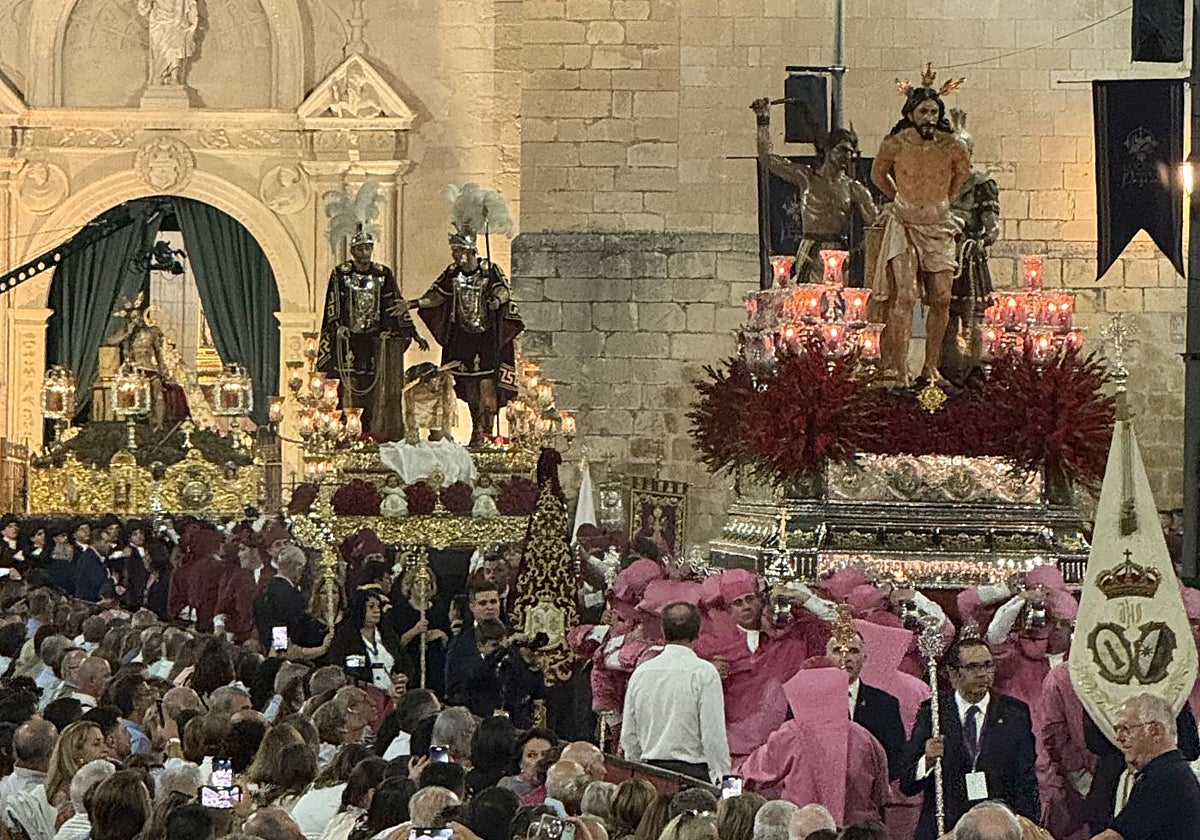 Los pasos dela Columna, la Humillación y la Humildad, en la carrera oficial