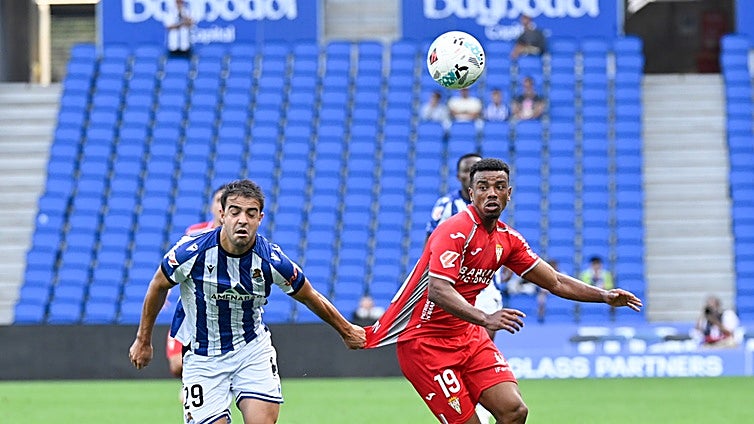 El Córdoba CF rescata un punto ante la Real Sociedad B (1-1) en un partido que deja más dudas