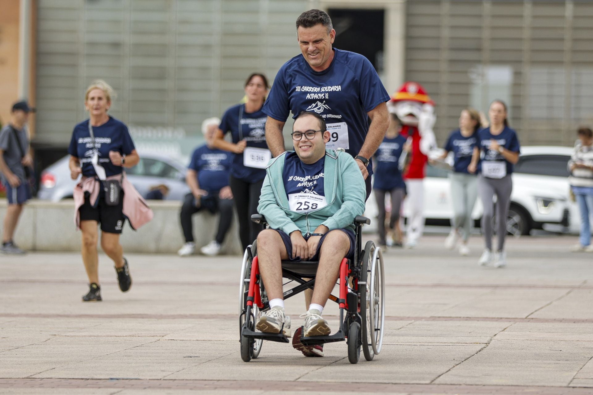 La solidaria carrera de la Asociación Cordobesa de Parálisis Cerebral, en imágenes