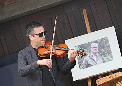 Imagen secundaria 1 - Homenaje a Nacho Rumbao en Espinoso de Compludo (León)