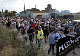 Dos manifestaciones salen de Paiporta y Valencia para pedir la dimisión de Mazón tras la dana