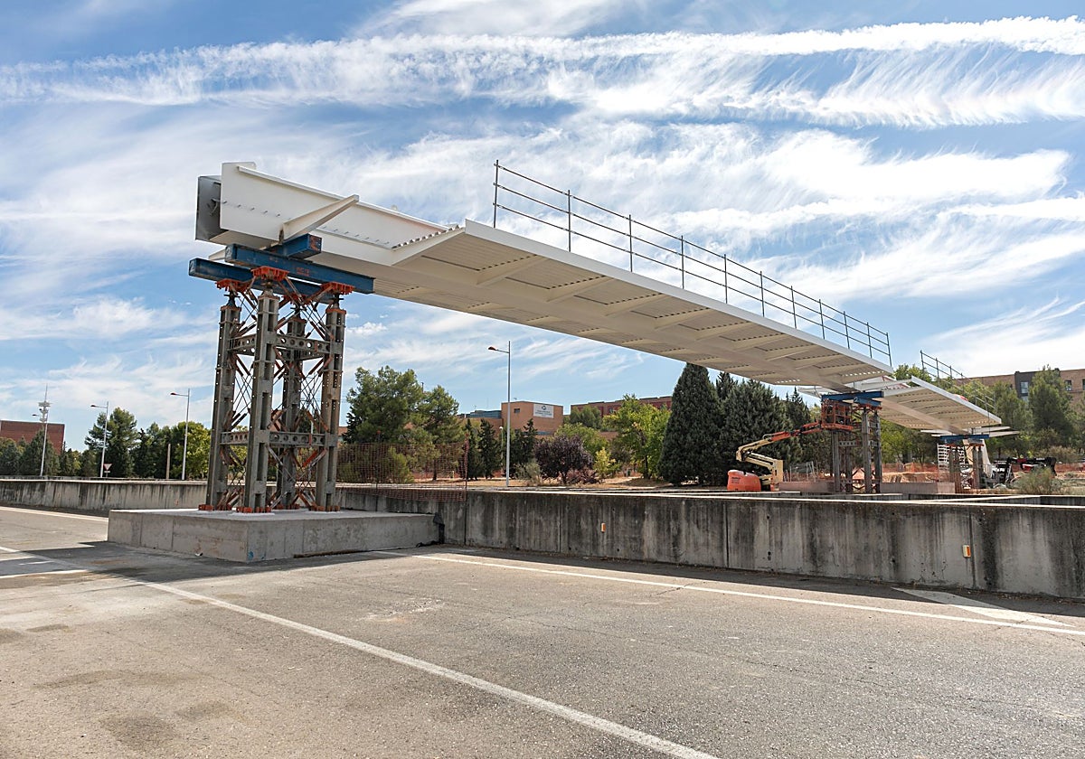 Aspecto actual de la pasarela peatonal del Polígono