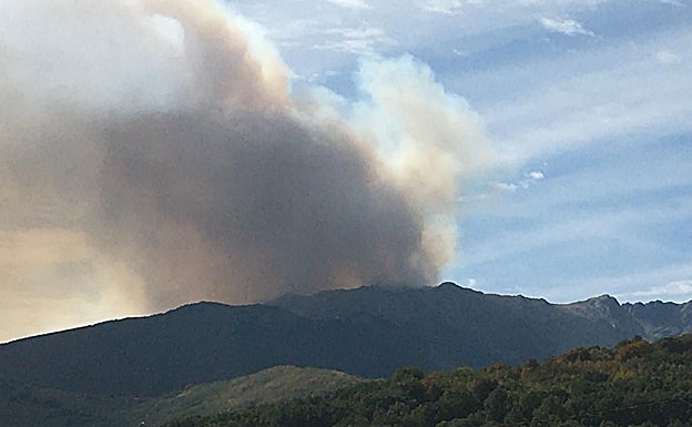 Humo del incendio, este domingo desde Riaza