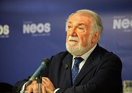 Mayor Oreja clama contra el «totalitarismo» del Gobierno y advierte que hará lo «que no está en los escritos» para continuar en el poder