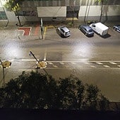 Las fuertes lluvias en Valencia desbordan el barranco de la Saleta, en Aldaia, y anega varias calles