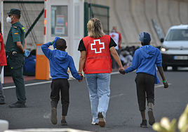 Autorizado el traslado del primer menor que llegó a Canarias dentro del procedimiento exprés por contingencia migratoria
