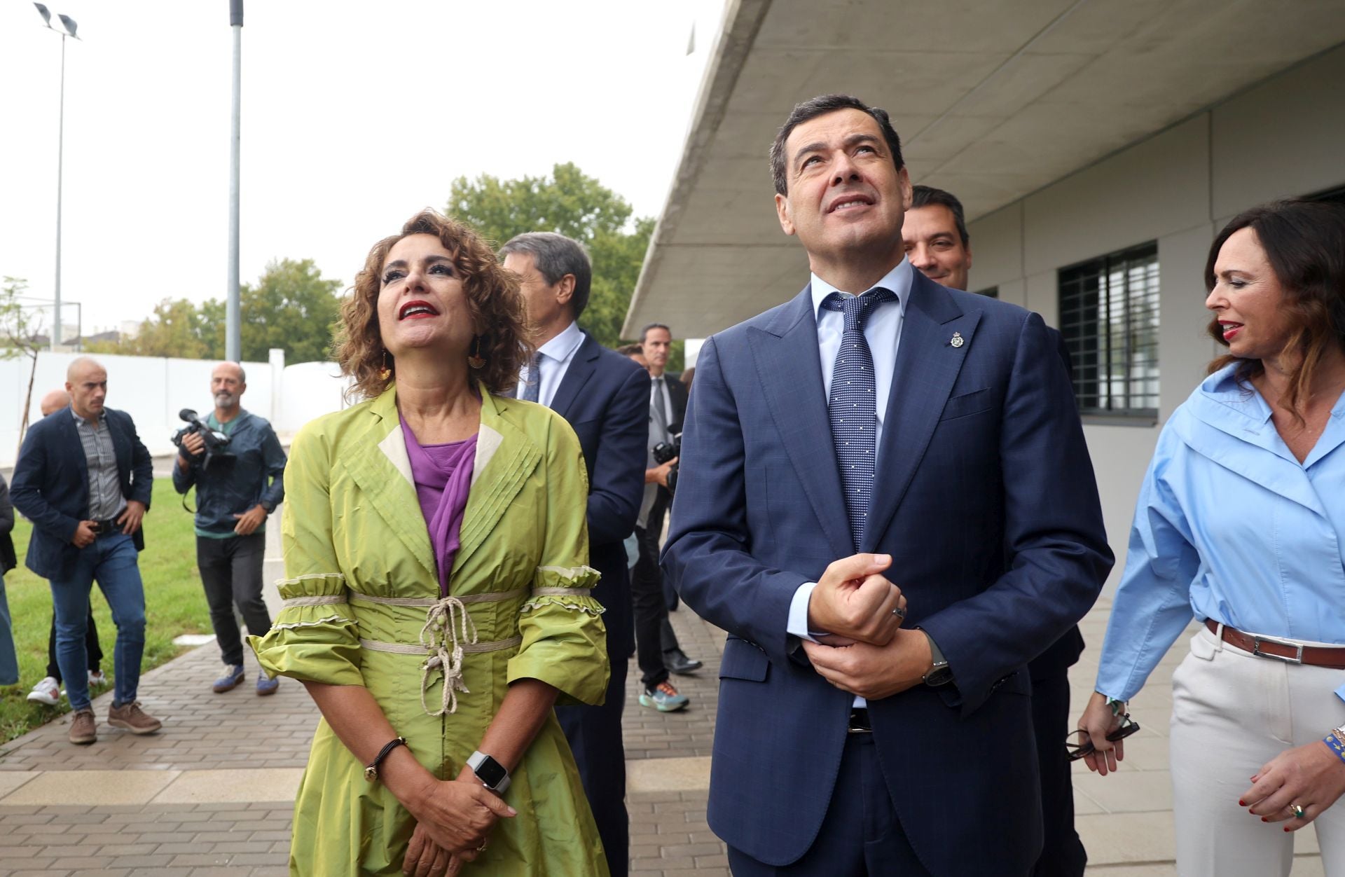 La emocionante entrega de llaves a mayores para sus pisos en Córdoba, en imágenes