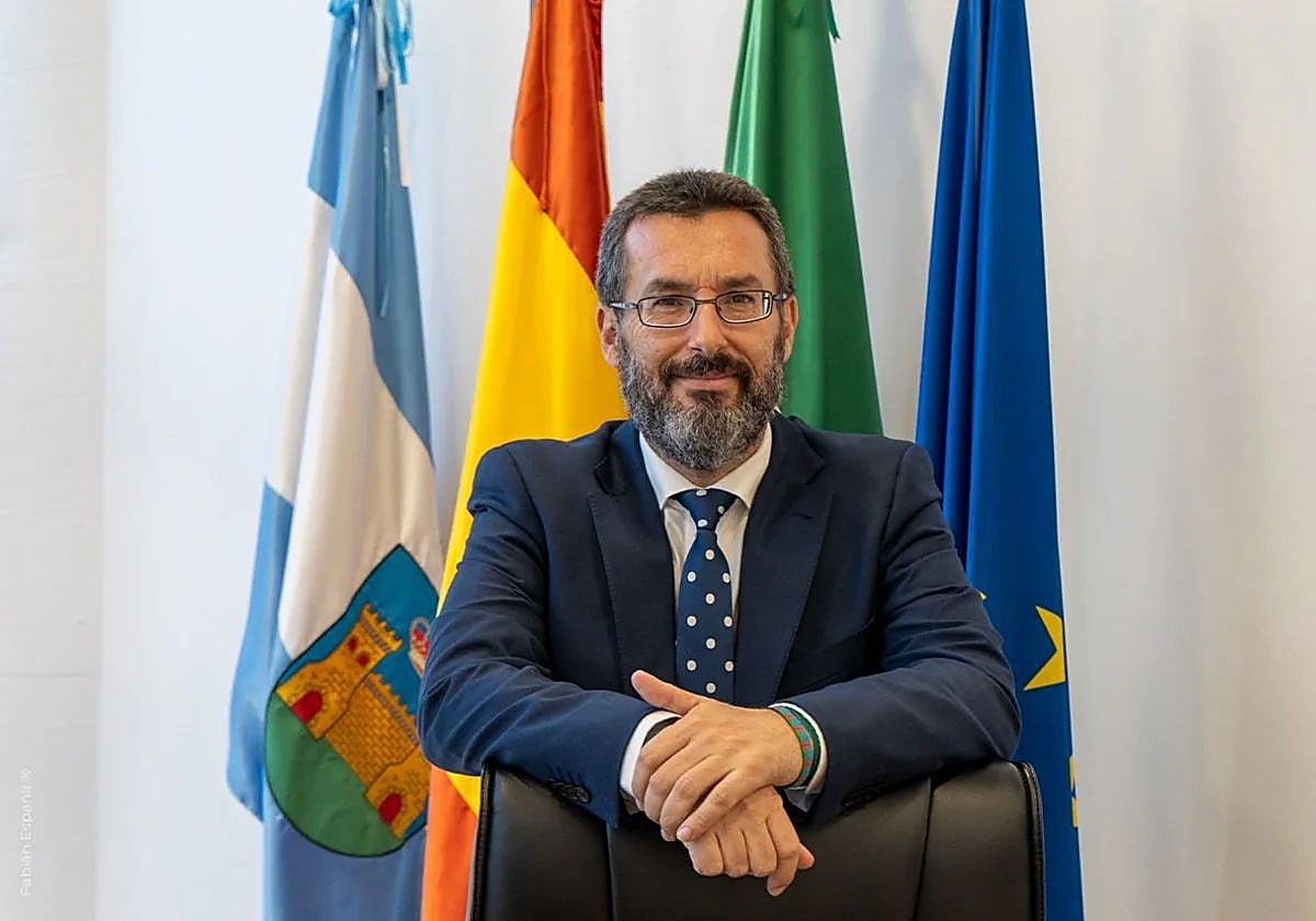 Juan Franco en su despacho de alcalde