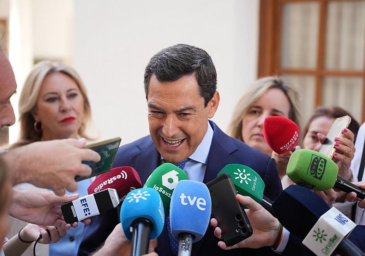 Juanma Moreno en el Parlamento