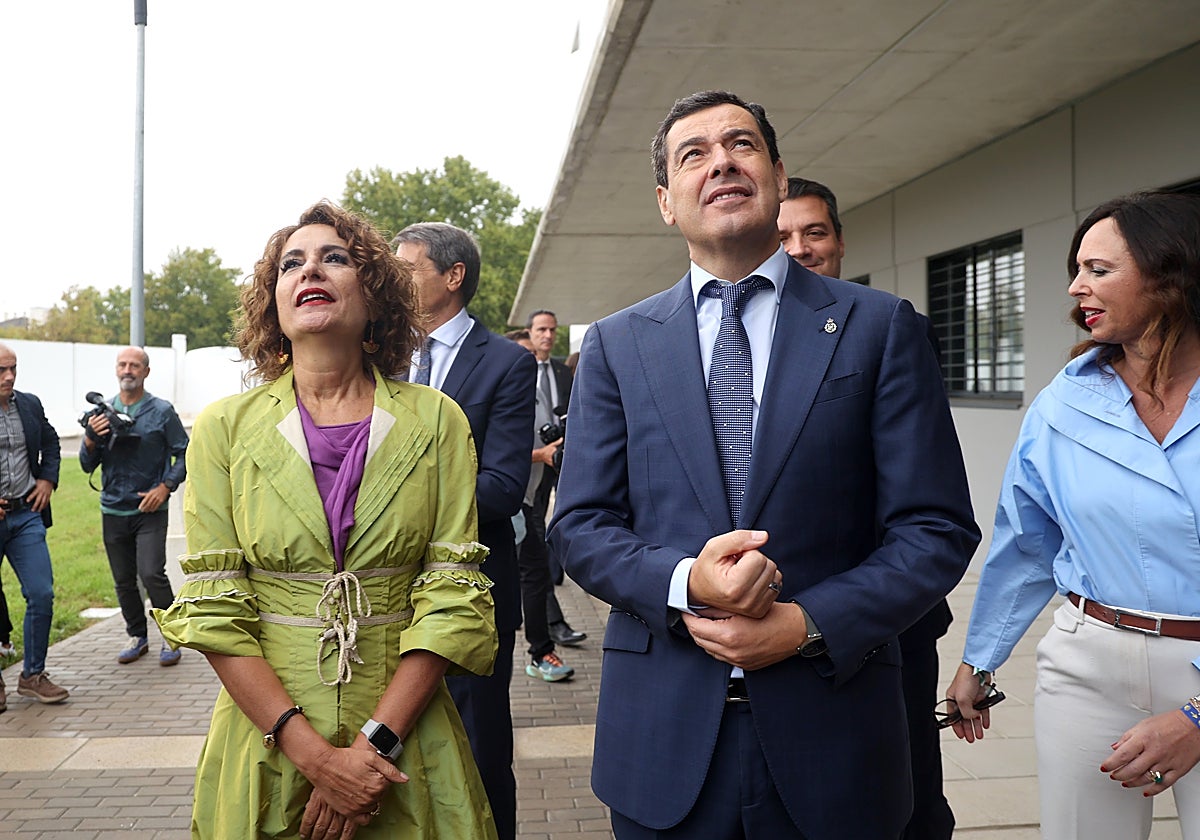 Montero y Moreno, este lunes en unos alojamientos de alquiler asequible en Córdoba