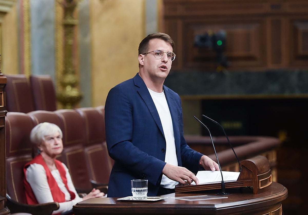El diputado de Sumar Jorge Pueyo durante una sesión plenaria en el Congreso de los Diputados
