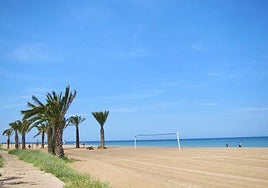 Muere un anciano de 87 años mientras se bañaba en la playa de Les Albaranes de Denia