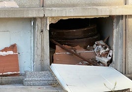 Nichos abiertos y ataúdes a la vista: el PP denuncia el abandono del cementerio antiguo de Illescas (Toledo) y exige su rehabilitación inmediata