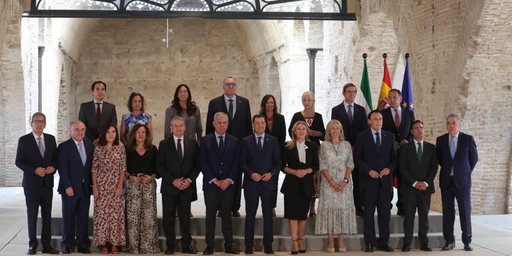Juanma Moreno estrena las Atarazanas de Sevilla: «Han tenido que pasar más de 30 años»