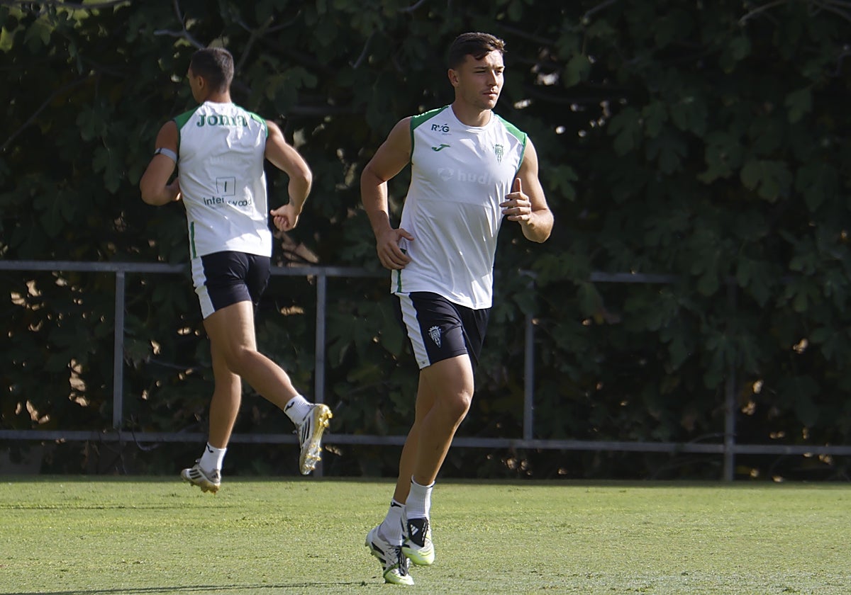 Alberto del Moral entrenando con el Córdoba CF