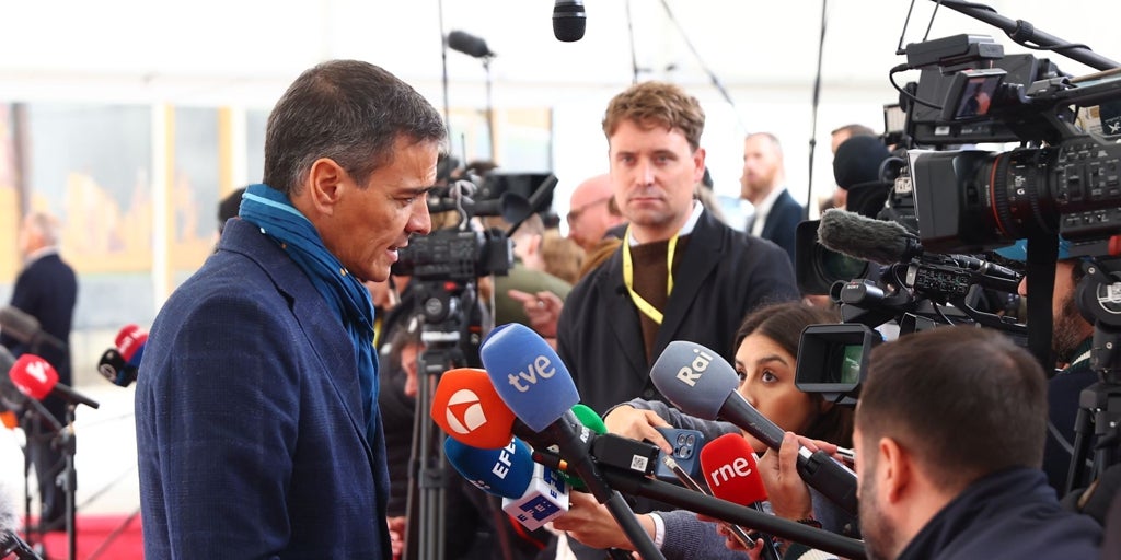 Moncloa asume el fracaso del embargo de armas y mira al PP