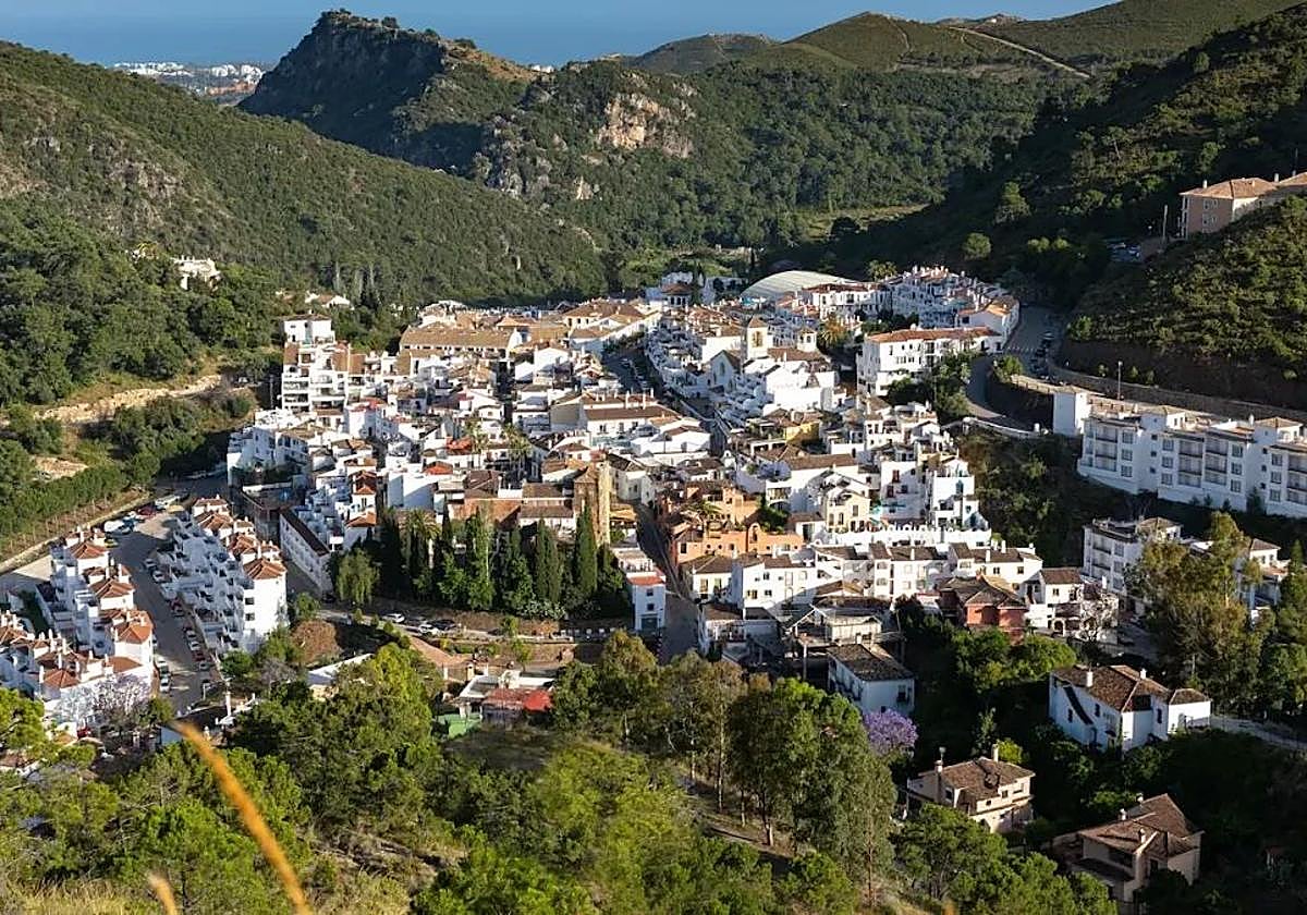 Vista del municipio malagueño de Benahavís