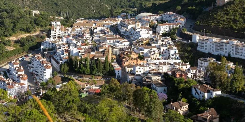 De Benamargosa a Benahavís: estos son los pueblos más pobres y más ricos de Andalucía