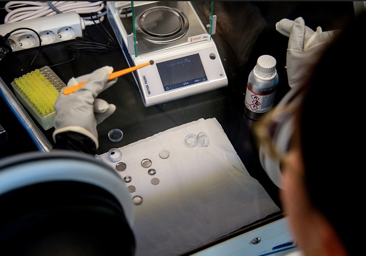 Personal del instituto ITC de Castellón, en los laboratorios donde se desarrolla investigación del proyecto Resymac