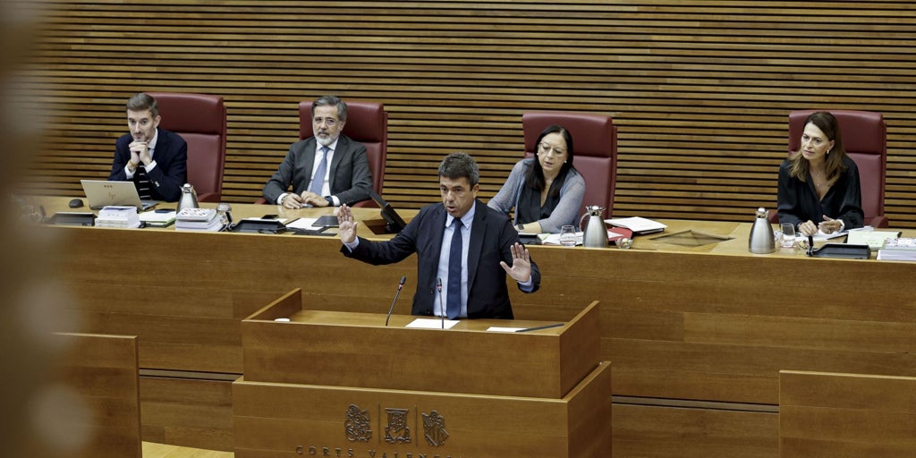 El PSOE acusa a Mazón de «ensuciar» el día de la Comunidad Valenciana y espolea las protestas en la procesión: «Difícilmente puede ser cívica»