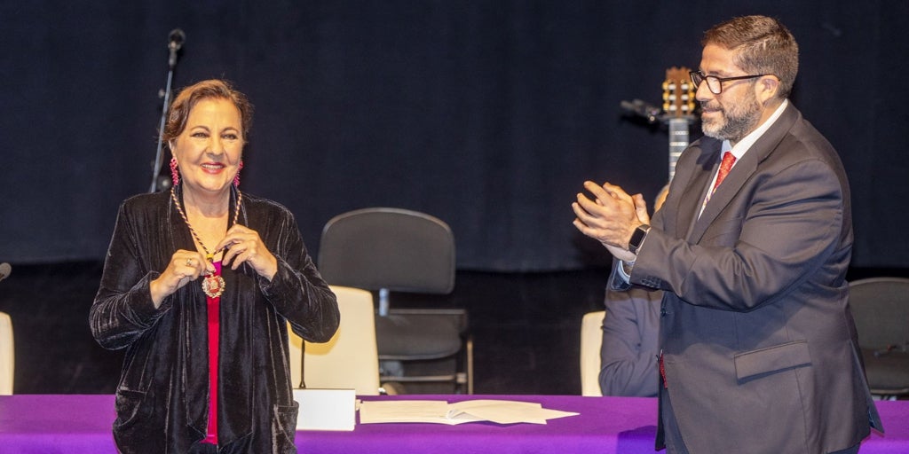 Ávila nombra Hija Adoptiva a la cantaora Carmen Linares