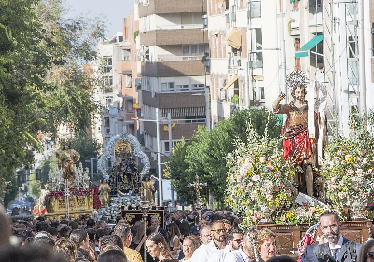 Imágenes procesionando en la Magna de Jaén