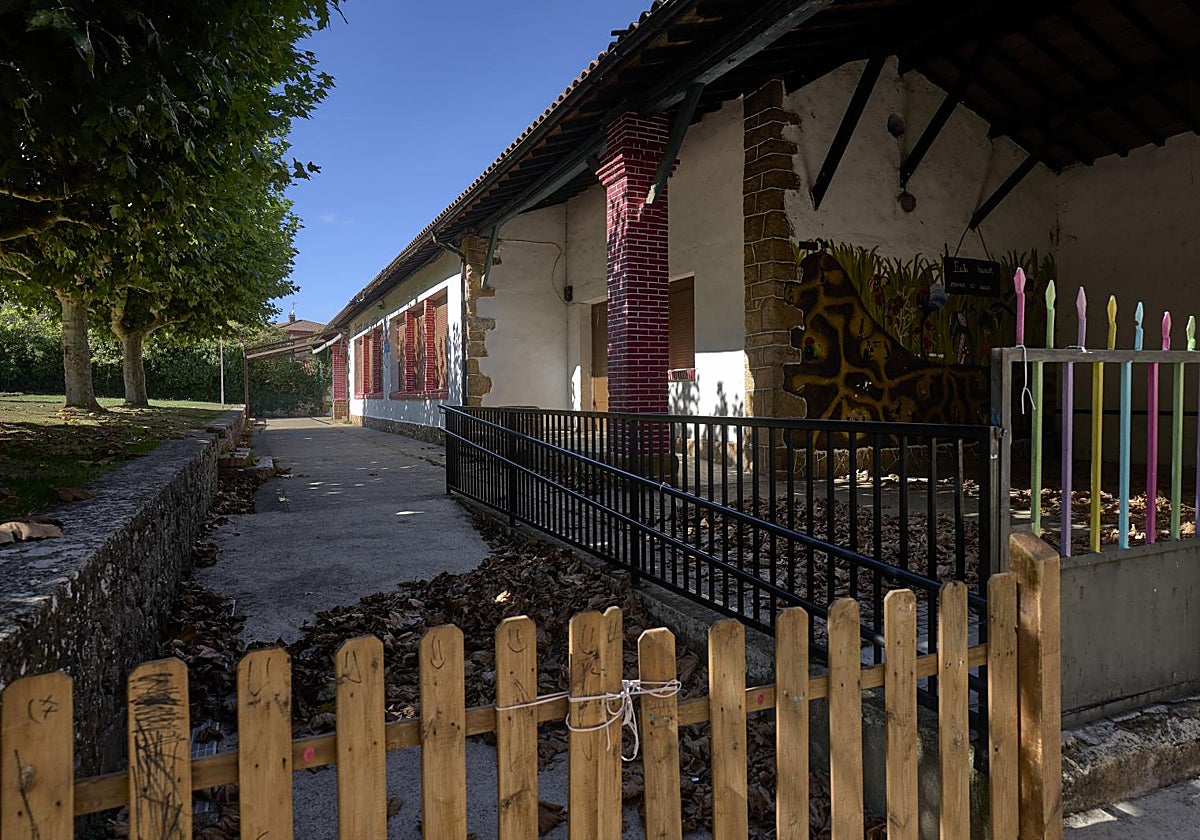Una de las instalaciones del polémico campamento de Bernedo (Álava)