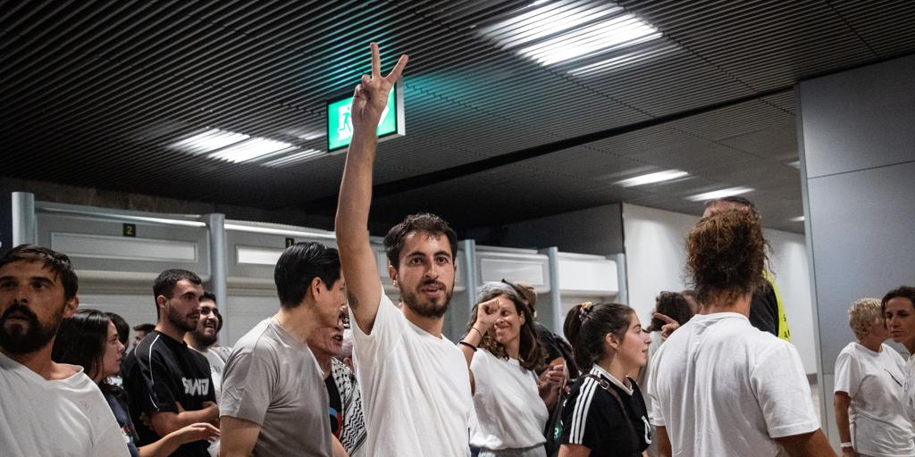 Aterrizan en España los primeros 21 españoles repatriados de la Flotilla de Gaza