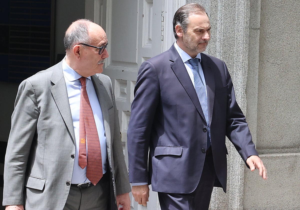 José Luis Ábalos a la salida de su declaración en el Tribunal Supremo en junio