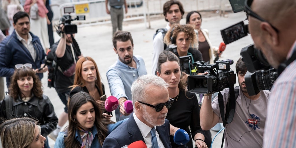 Iustitia Europa ve motivos para que el juez Peinado pida al Supremo la imputación de Sánchez en el caso de su mujer