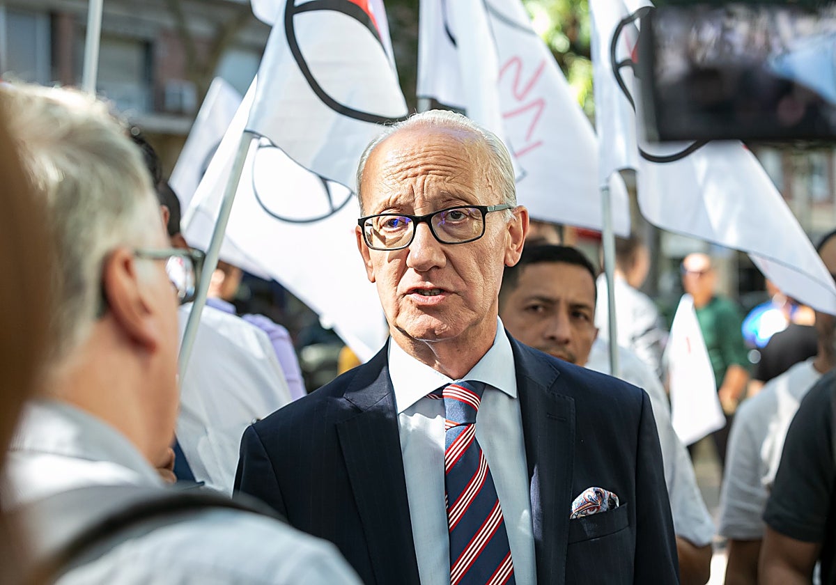 José Manuel Berzal (Unauto VTC), durante una protesta del sector