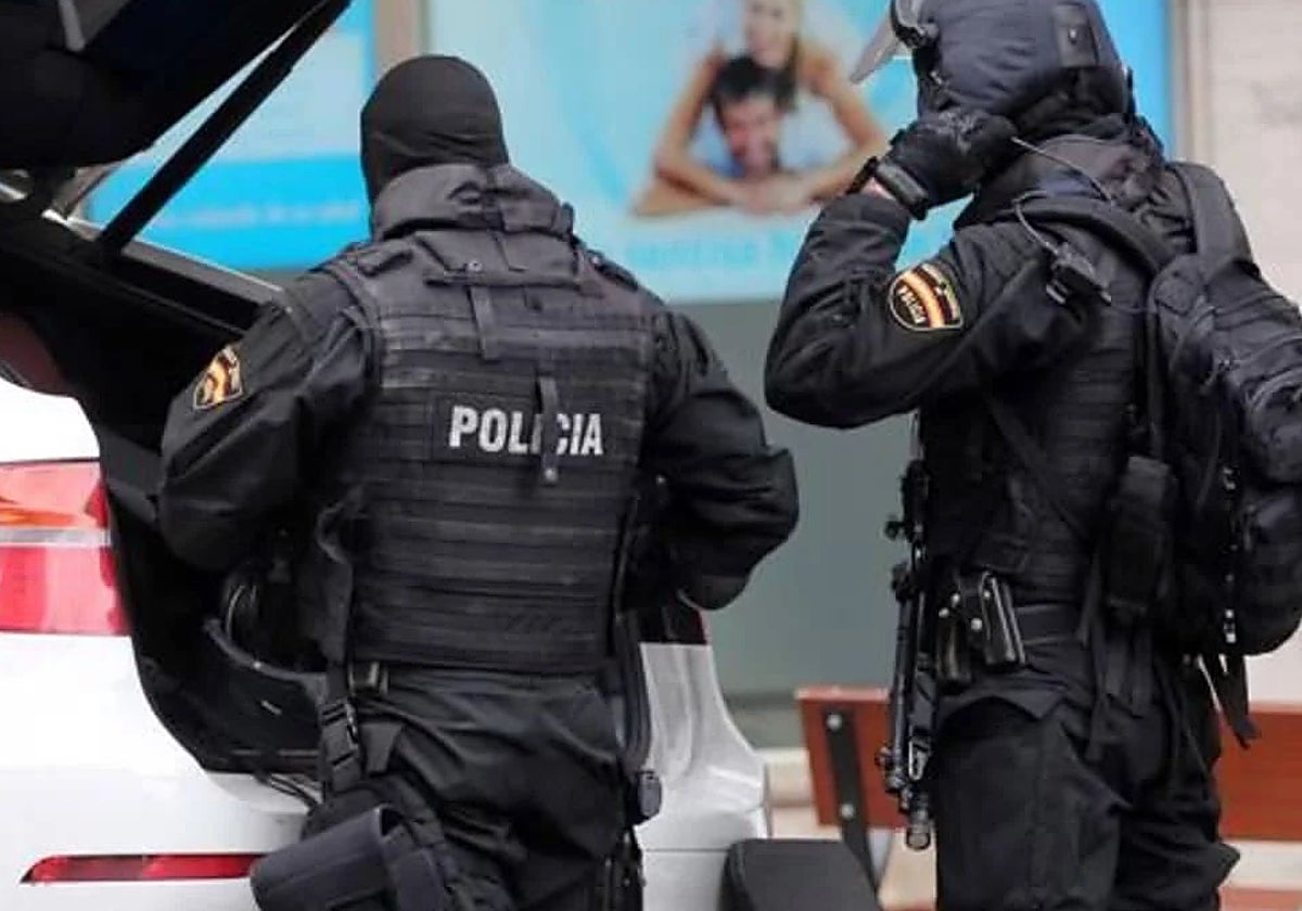 Miembros del GOES de la Policía Nacional en una operación