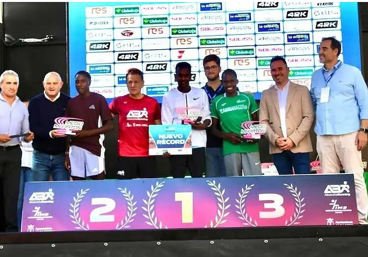 Podio masculino del medio maratón de Albacete