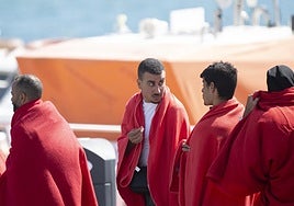 El Tribunal de Cuentas fiscalizará el gasto en inmigración irregular tras al apoyo del PP a una propuesta de Vox