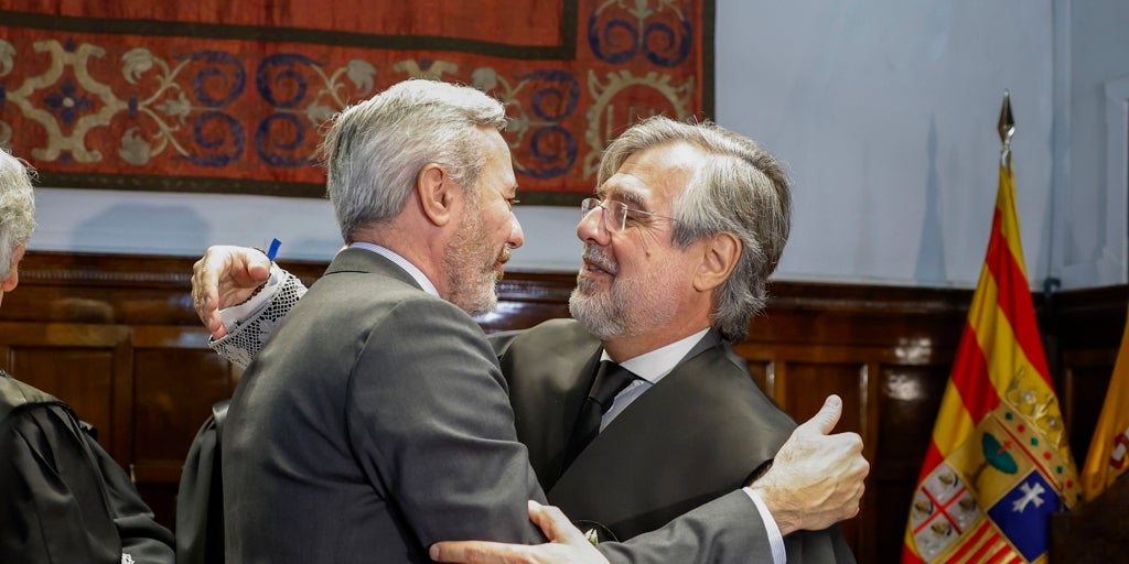 Azcón, sobre el registro de objetores al aborto: «Cumpliremos la ley. Sánchez lo que no quiere es hablar de los sobres»