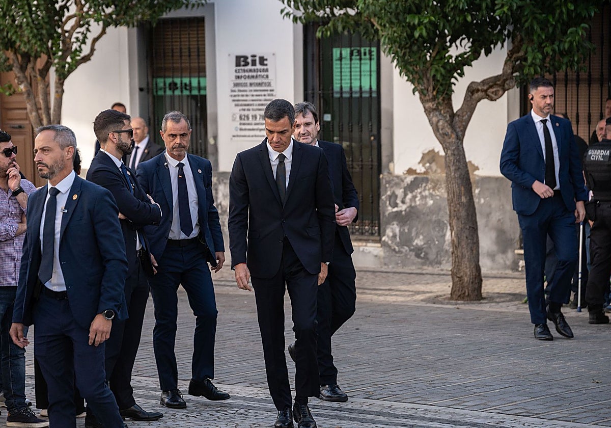 El presidente del Gobierno, Pedro Sánchez, en el funeral de Guillermo Fernández Vara